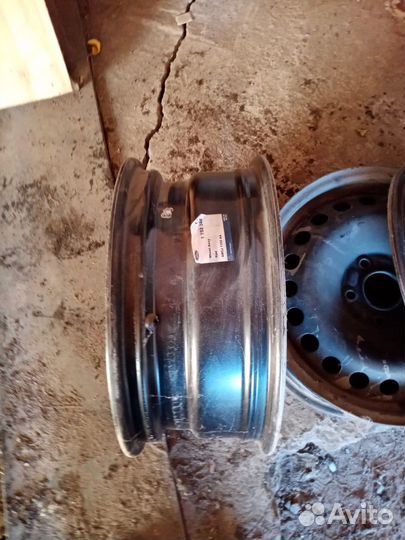 Штампованные диски R16