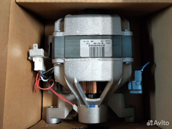 Двигатель 41037426 на стиральную candy aqua 1041D1