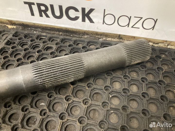 1363851 Полуось c блокировкой