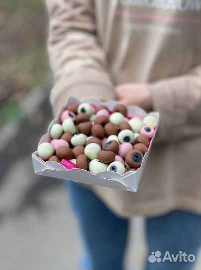 Букет роз + клубничный набор