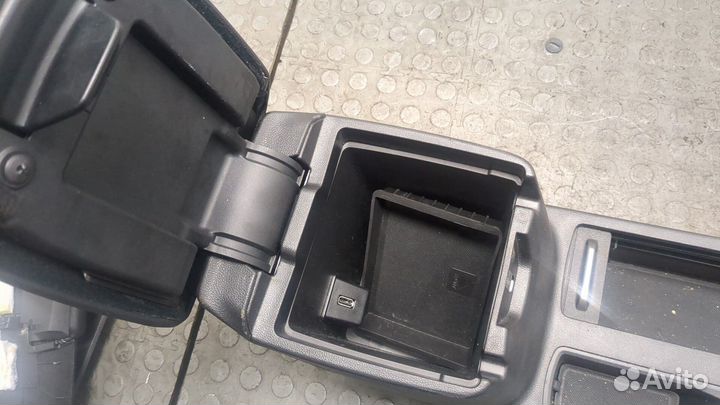 Консоль салона Ford Focus 4 2018, 2019