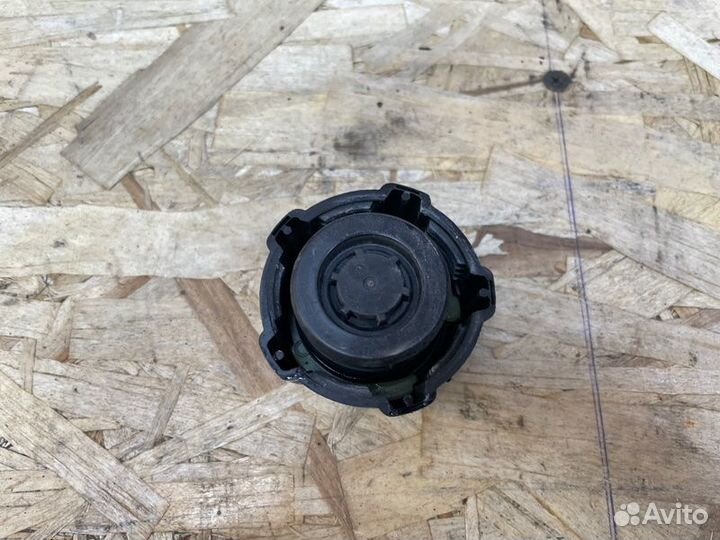 Крышка расширительного бачка LADA Vesta