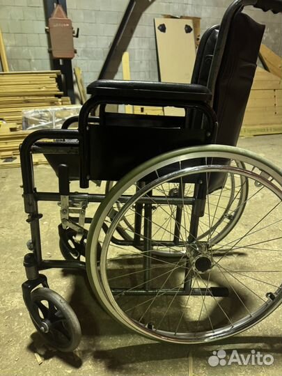 Инвалидная коляска