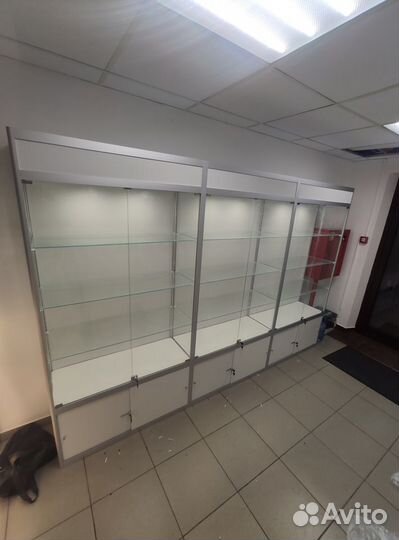 Витрины стеклянные из алюминиевого профиля