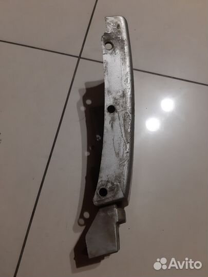 Накладка переднего крыла Субару Форестер 2004 г