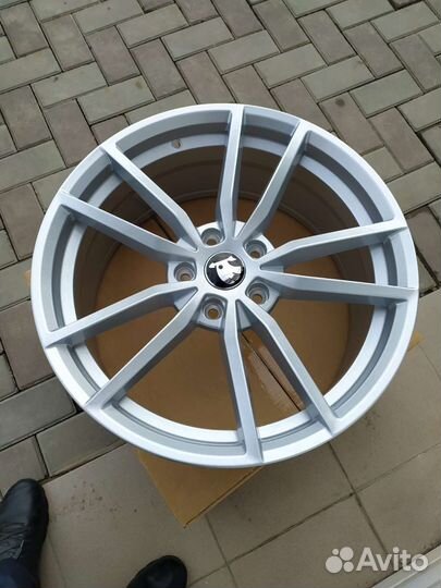 R18/5/112 Skoda Octavia A7, VW Passat Golf, Jetta