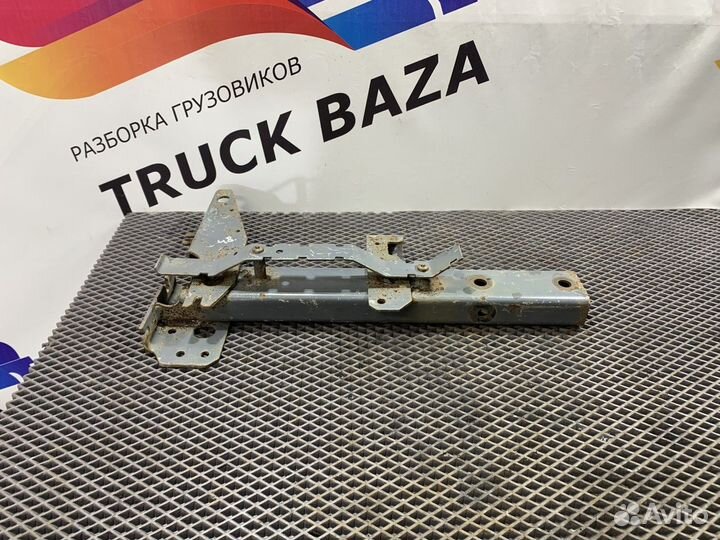 1686540 Кронштейн переднего крыла Daf CF