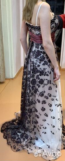 Платье вечернее