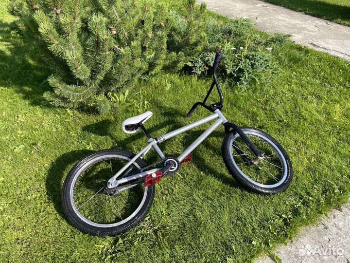 Трюковой велосипед BMX