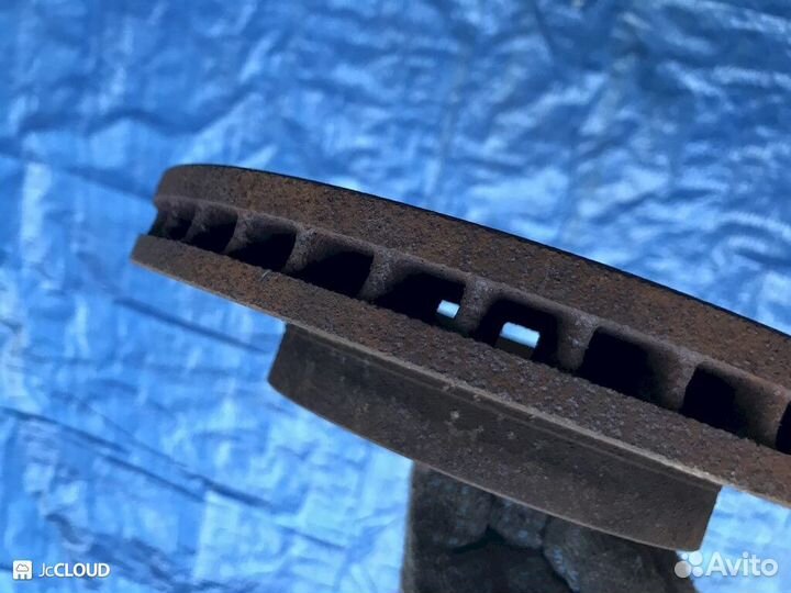 Тормозной диск на toyota ipsum CXM10 3CTE