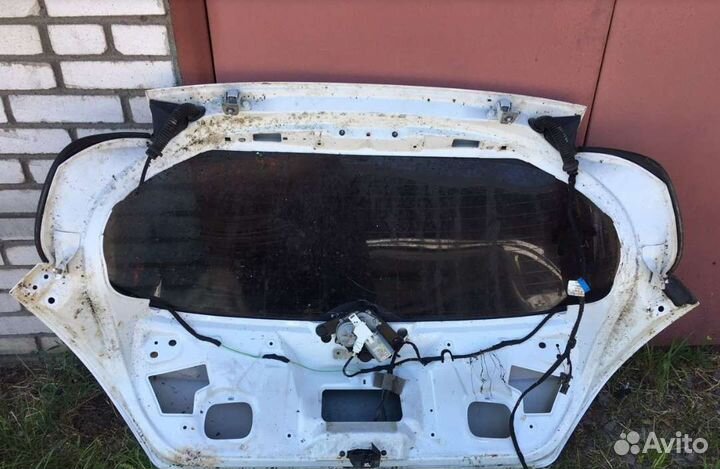 Крышка багажника peugeot 308