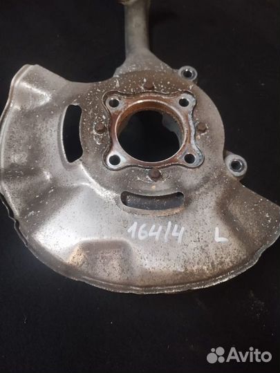 Кулак поворотный передний левый Hyundai Genesis