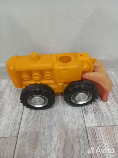 Игрушка трактор СССР