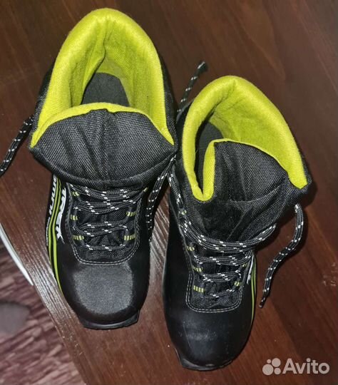 Лыжные ботинки