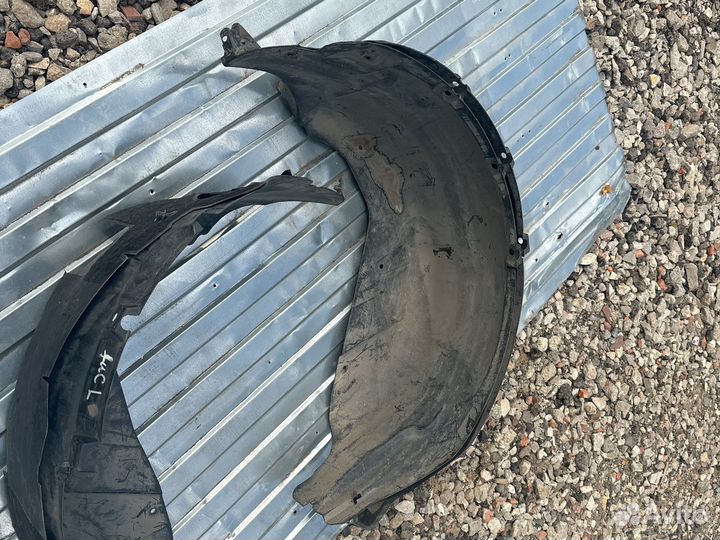 Подкрылок зад правый левы Land Rover Discovery 4