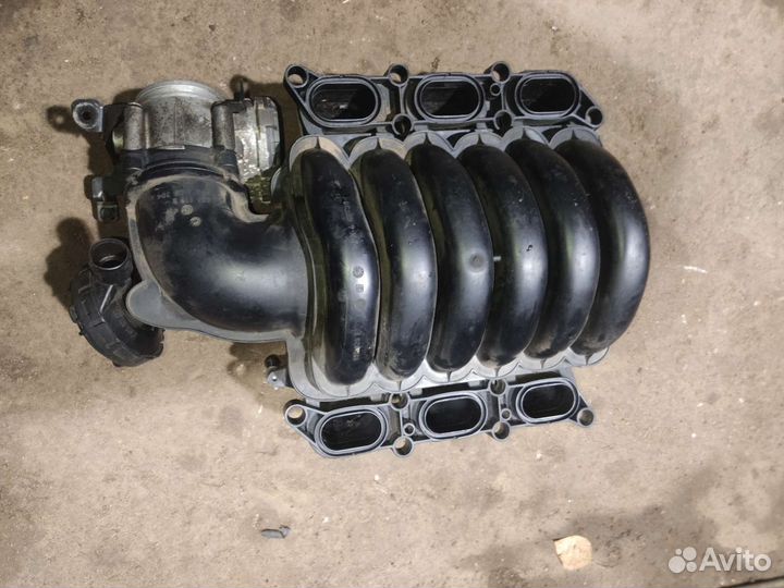 Впускной коллектор Audi 06e133210