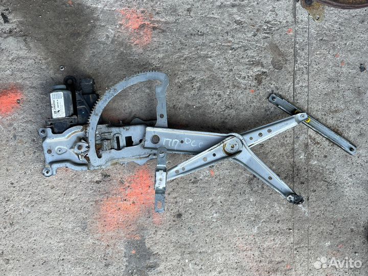 Стеклоподъемник правый передний opel corsa c