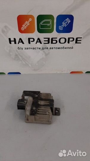 Реле топливного насоса Land Rover Range Rover L405