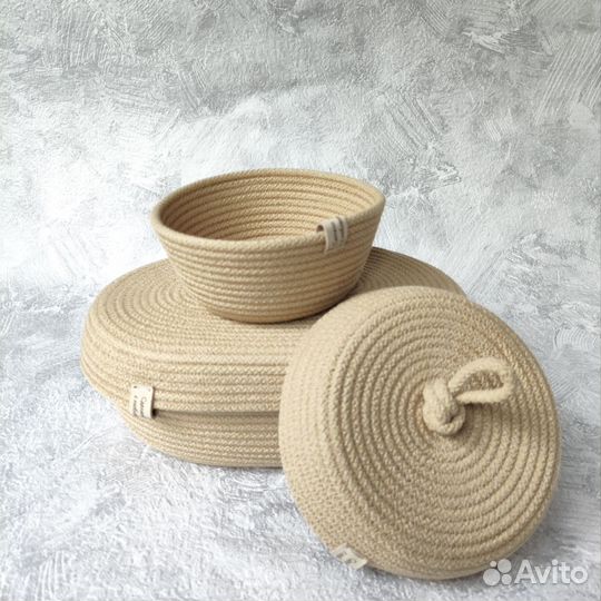 Корзина плетеная с крышкой