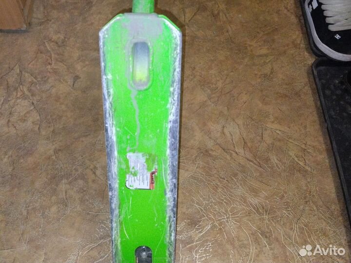 Трюковой самокат парковый