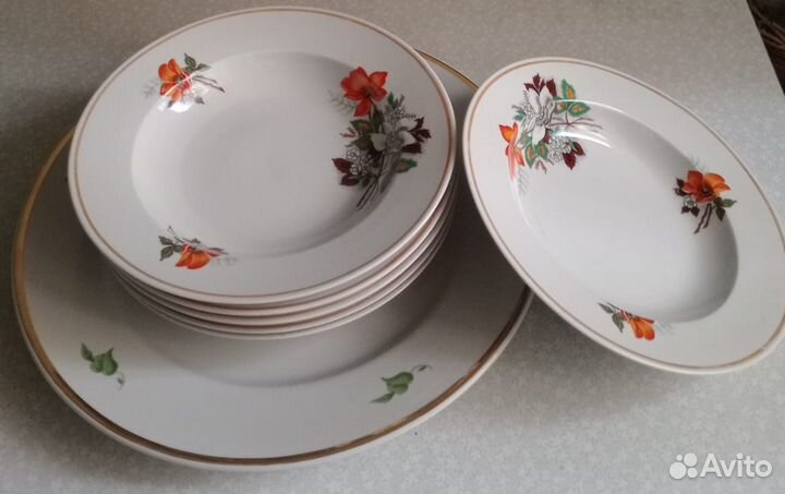 Набор тарелок 6шт. + блюдо большое фарфоровое