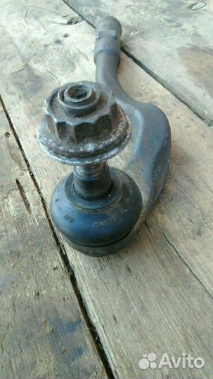 Рулевой наконечник левый на ауди а7 4G0 423 811 A