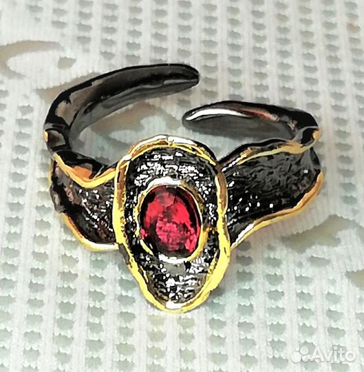 Кольца 17,5, 18 с родолитом, голубым топазом сереб