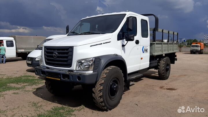 Водитель на егерь