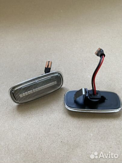 Динамические (бегающие) повторители поворота Audi