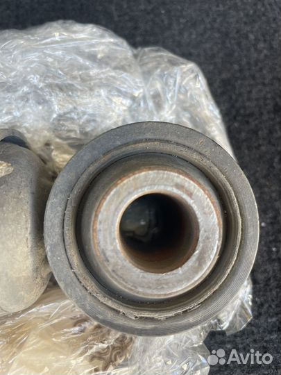 Амортизатор задний на Alfard Vellfire AGH35