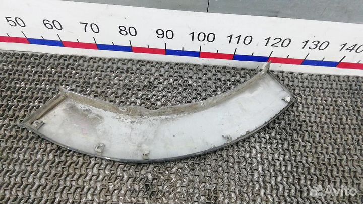 Молдинг заднего крыла правого Mitsubishi Montero/P