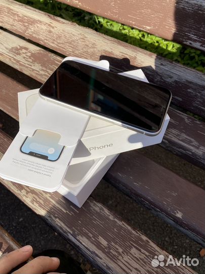 Телефон iPhone 11