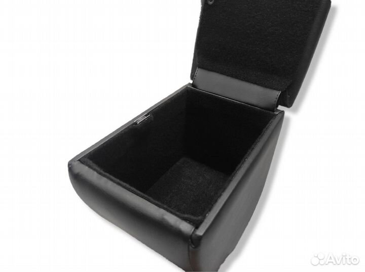 Подлокотник в подстаканник Kia Rio4,Solaris2