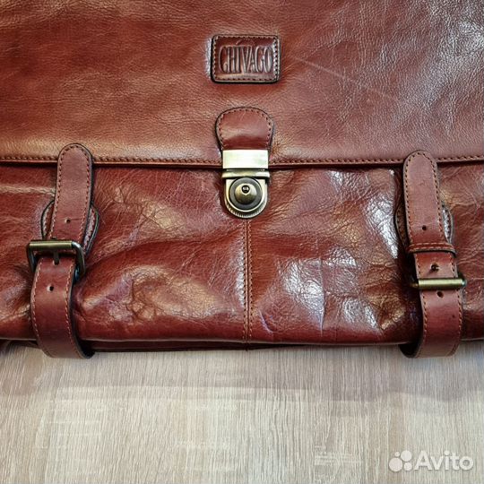 Портфель из натуральной кожи Chivago Esselte