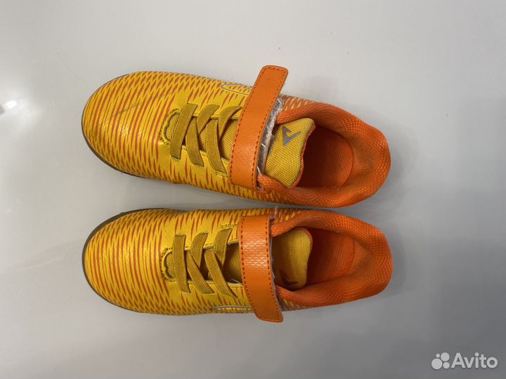 Футбольные бутсы 28 размер