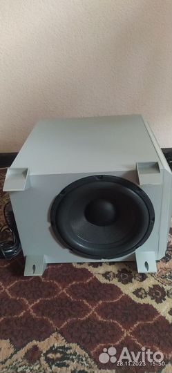 Активный сабвуфер