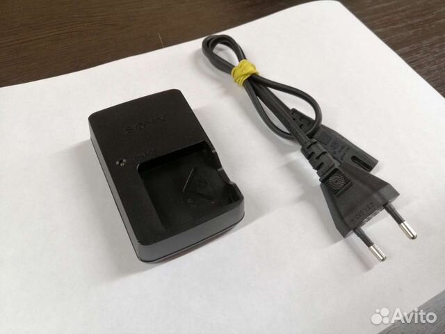 Зарядное устройство Sony BC-csnb