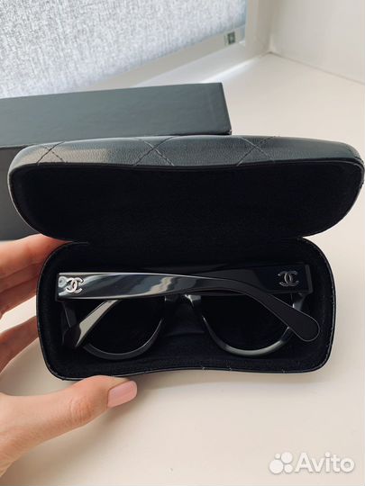 Солнцезащитные очки Chanel женские