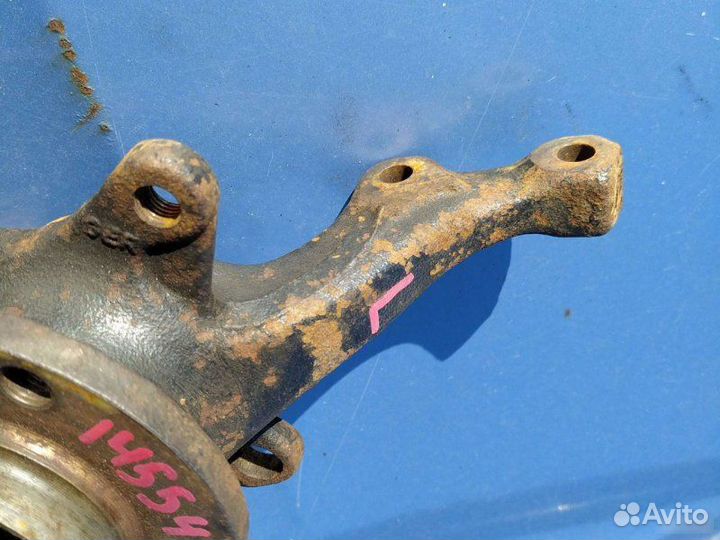 Кулак поворотный левый Volkswagen Passat B3