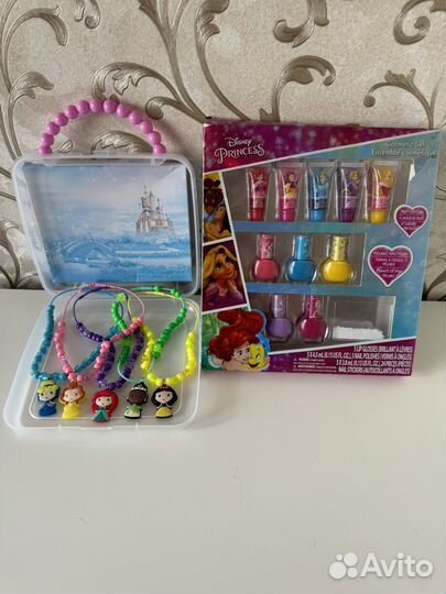 Набор детские бусы Disney + лаки и блески для губ