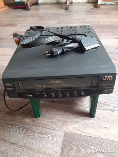 Видеомагнитофон jvc