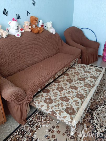 Продается диван и два кресла