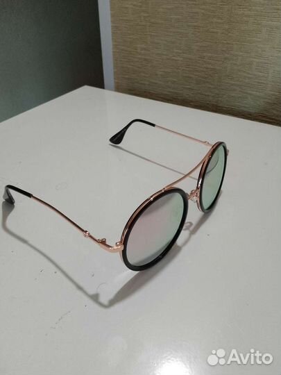 Солнцезащитные очки gucci