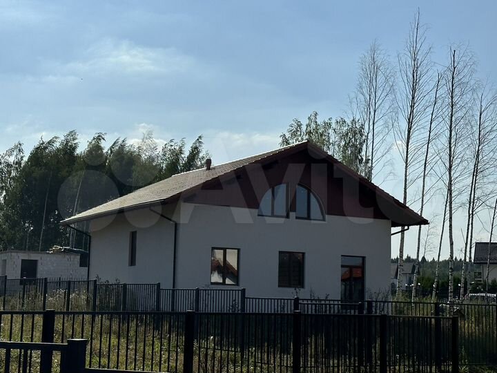 Дом 200 м² на участке 8 сот.