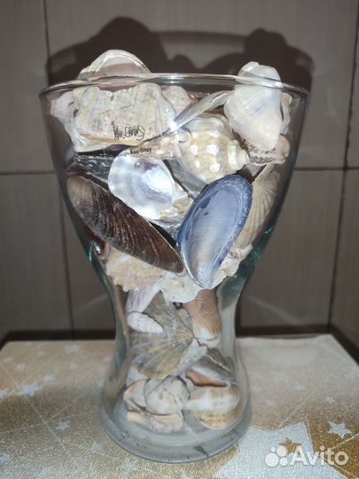 Ваза с ракушками