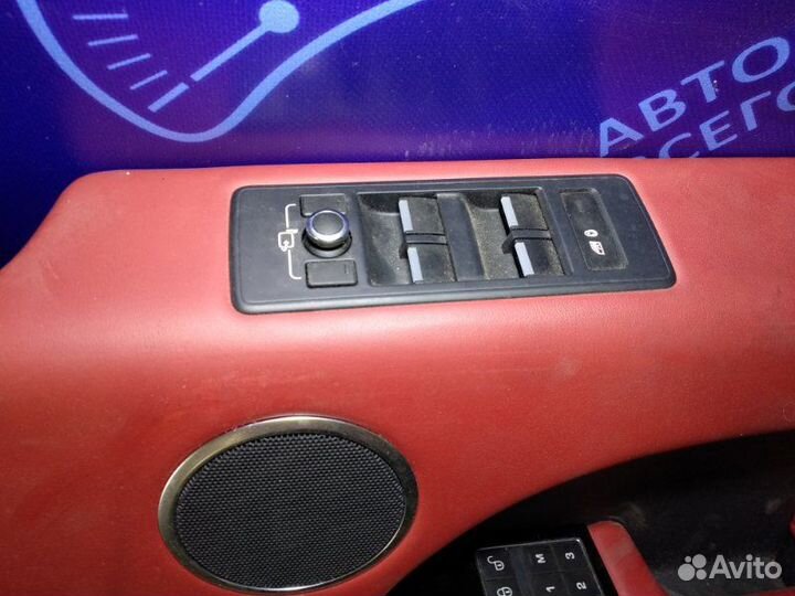 Обшивка боковой двери передняя правая Land Rover