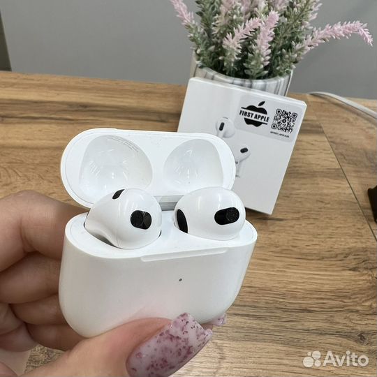 AirPods 3 with Lightning Charging