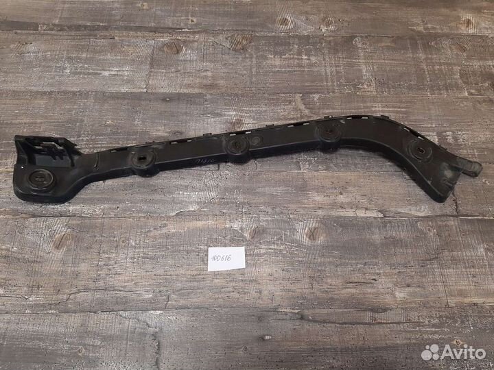 Кронштейн бампера VAG