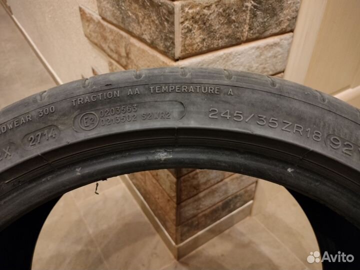 Michelin Pilot Super Sport 245/35 R18