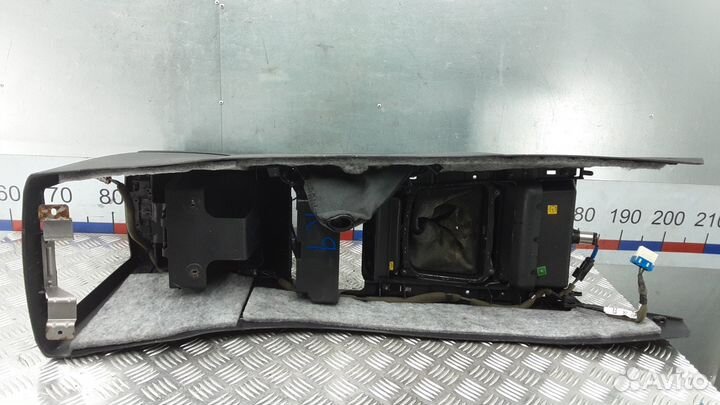 Подлокотник Kia Sorento рест. 2008